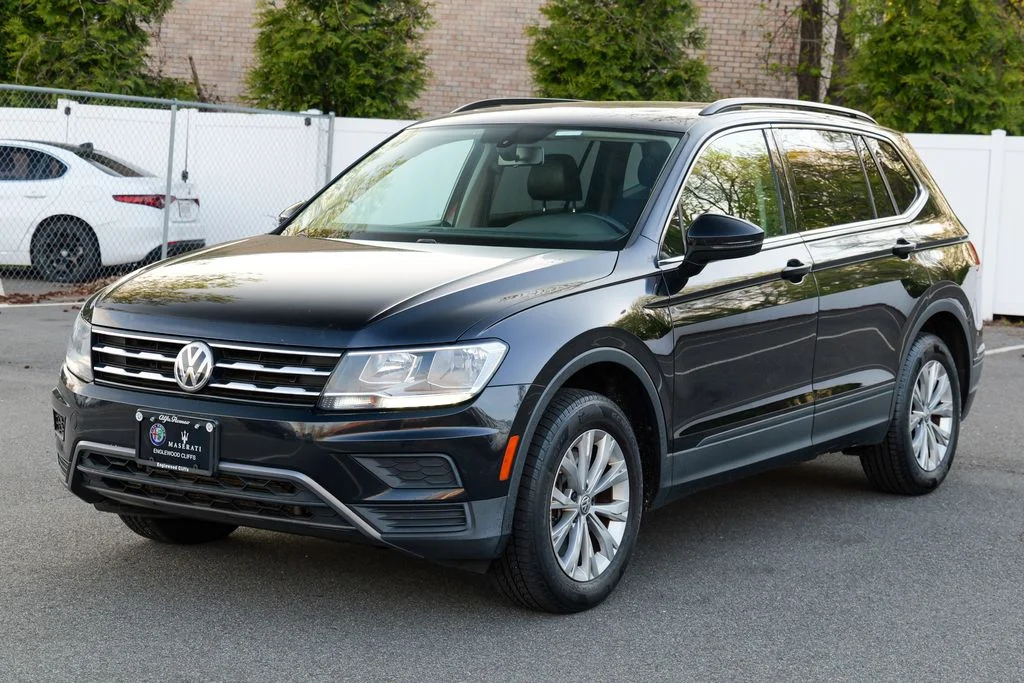 Used 2019 Platinum Gray Metallic Volkswagen 2.0T SE image 3