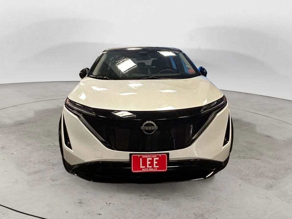 Used 2023 Black Diamond Pearl Nissan VENTURE+ image 9