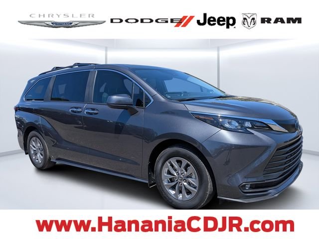 2025 Toyota Sienna XLE