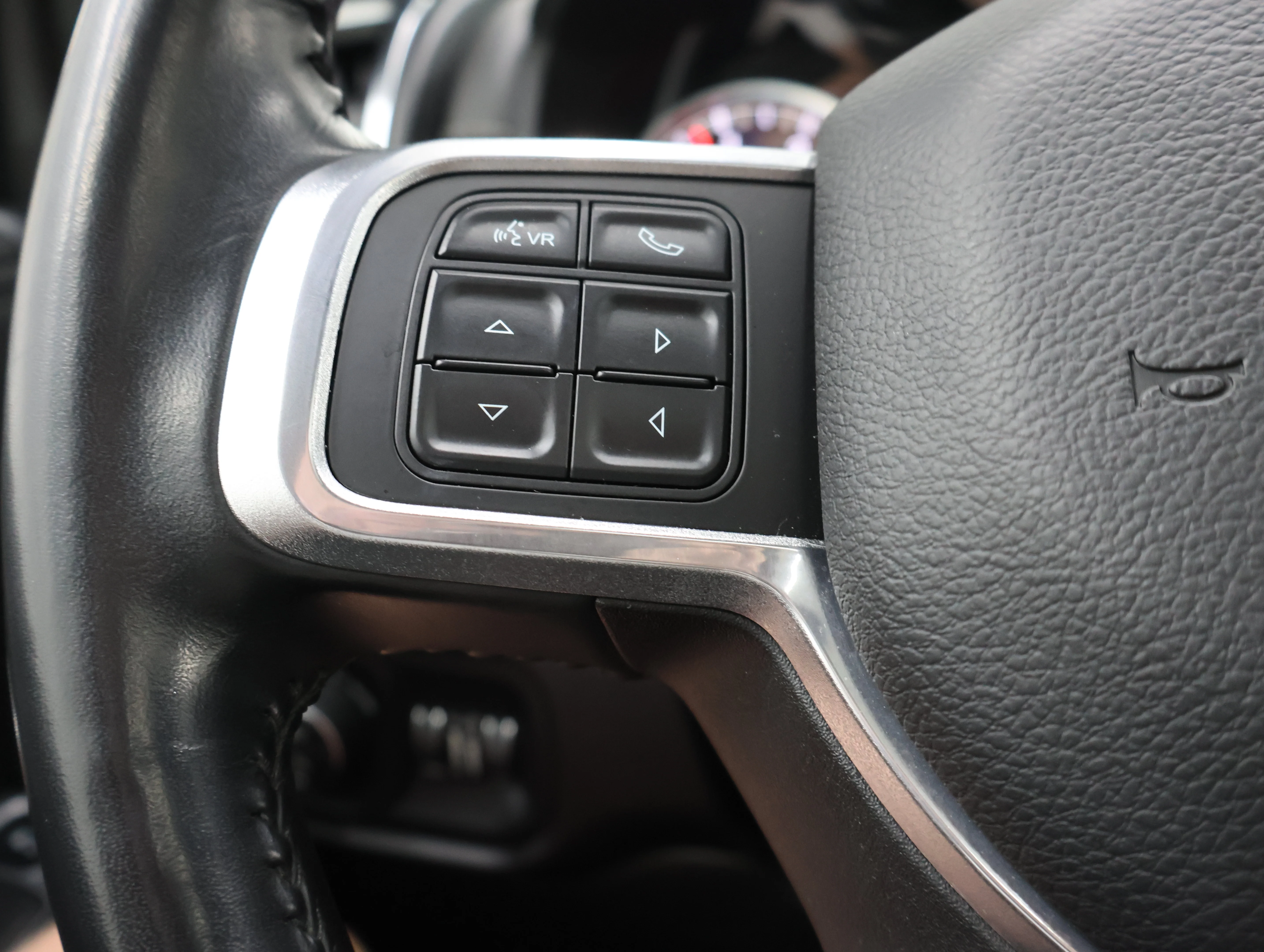 Used 2022 Pearl White Ram Laramie image 16