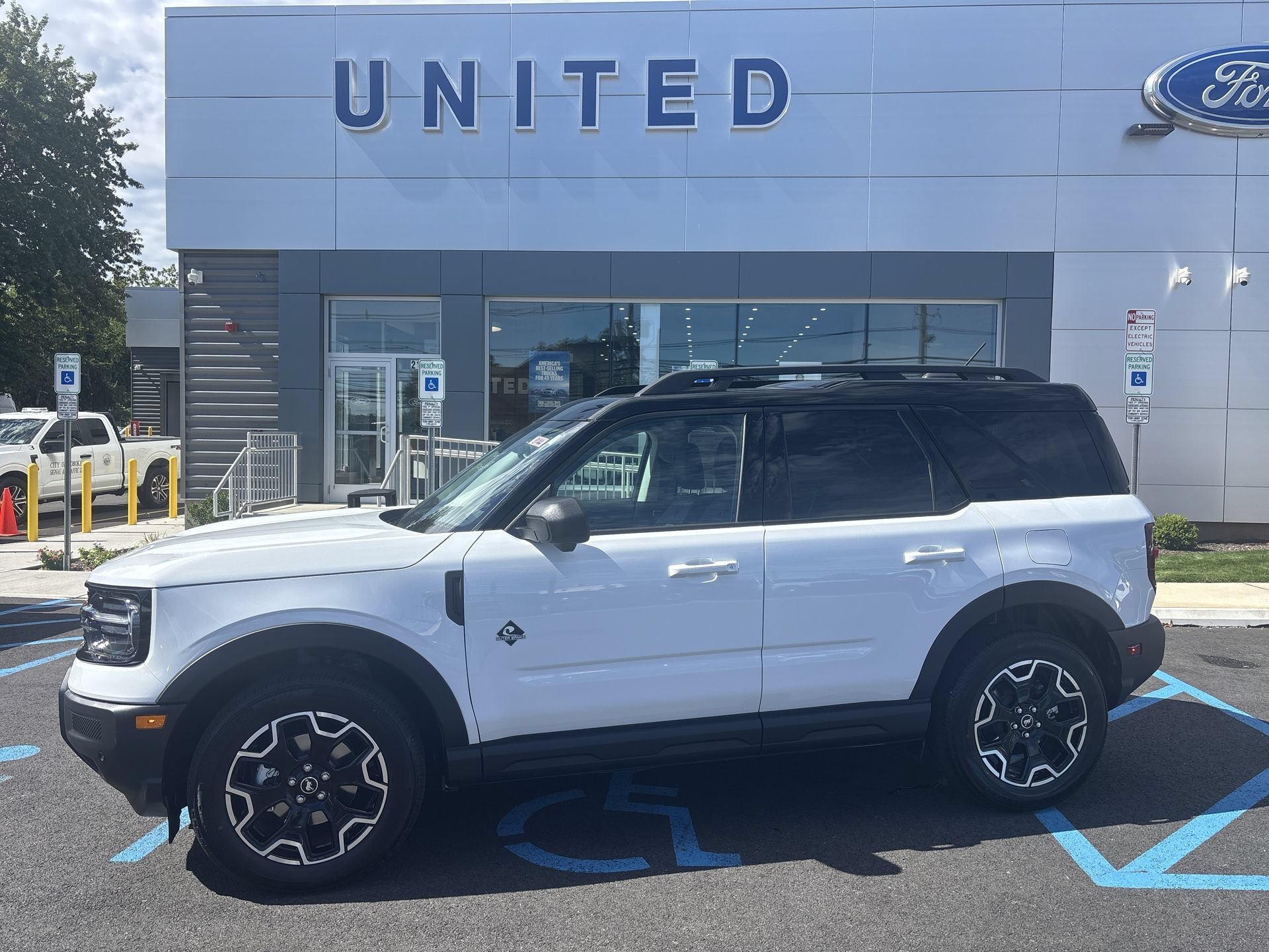 New 2026 Oxford White Ford Outer Banks® image 28