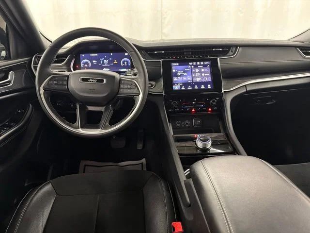 Used 2023 Black Jeep Altitude image 27