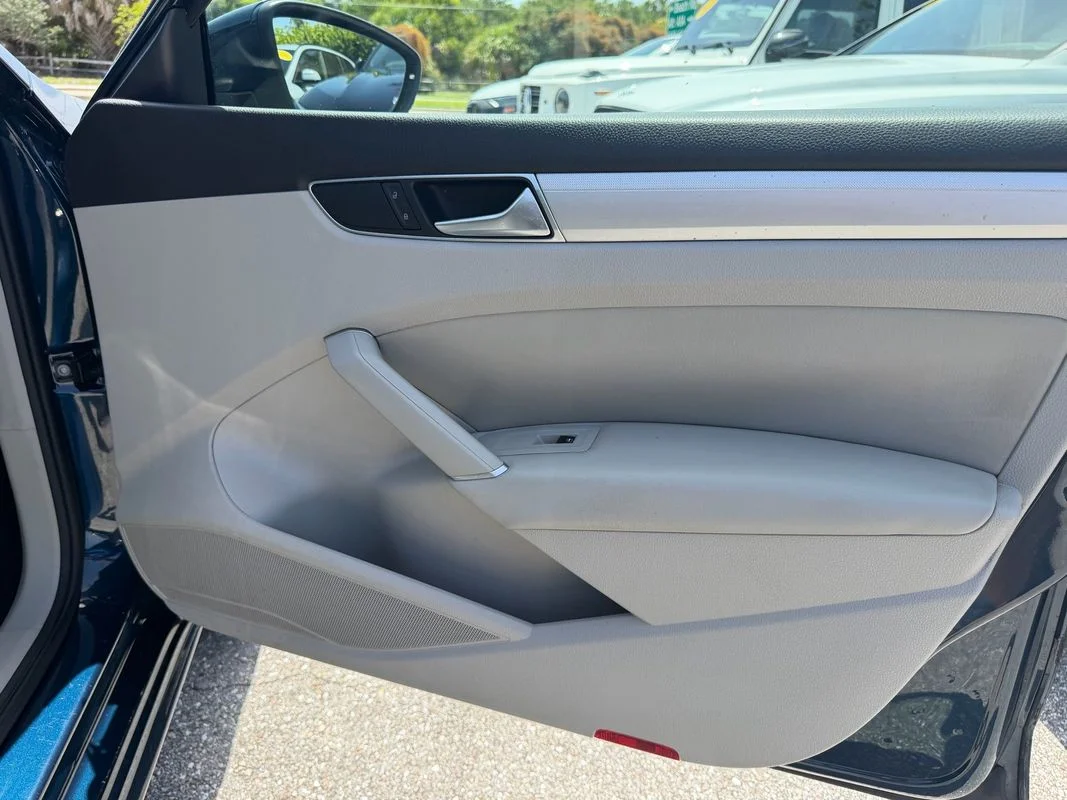 Used 2019  Volkswagen 2.0T Wolfsburg Edition image 26