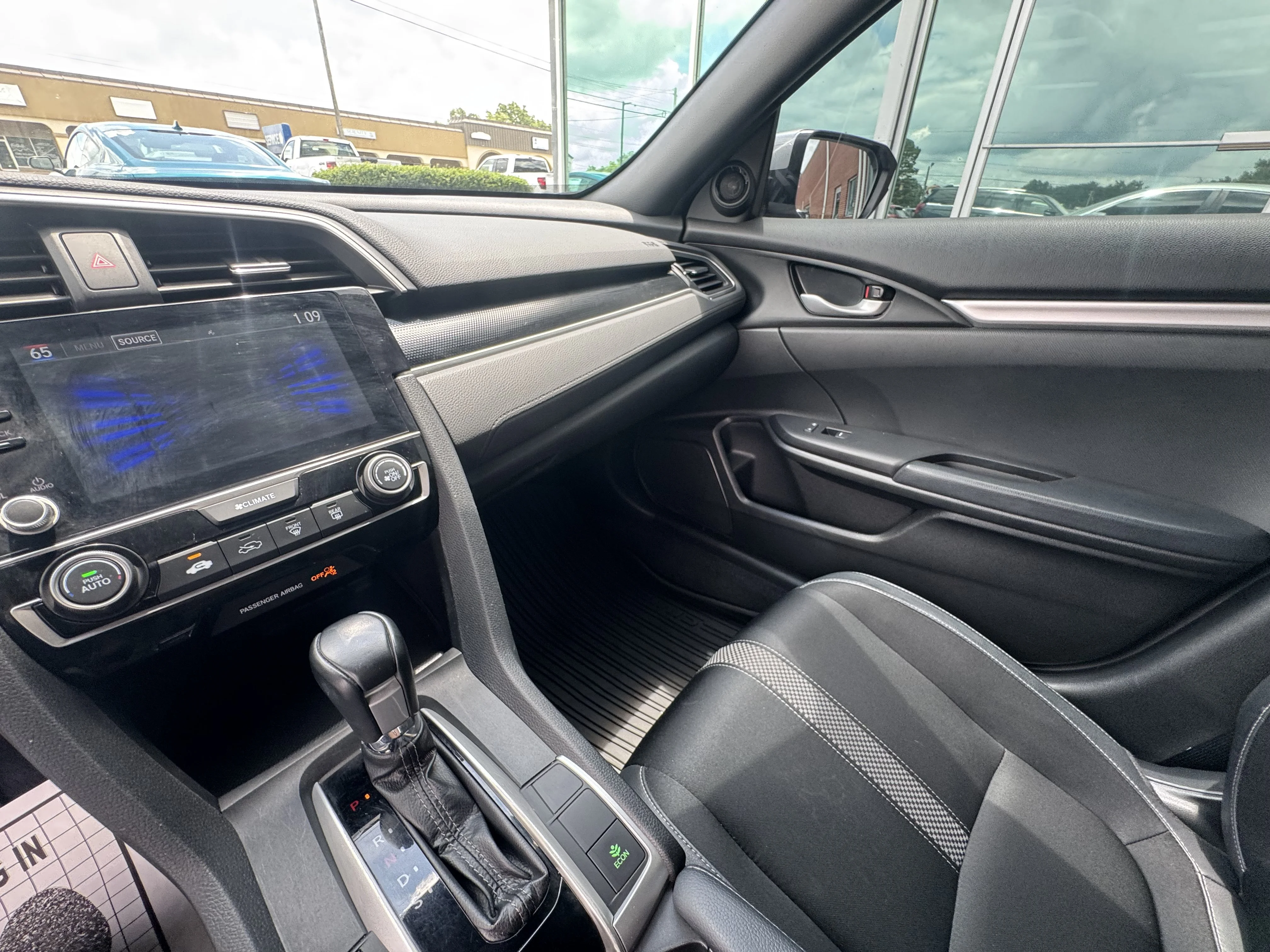 Used 2021 Lunar Silver Metallic Honda Sport image 17