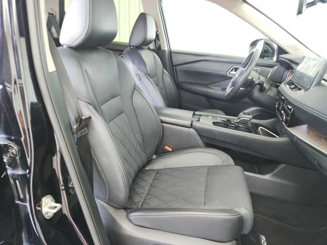 Used 2024 Black Nissan Platinum image 37