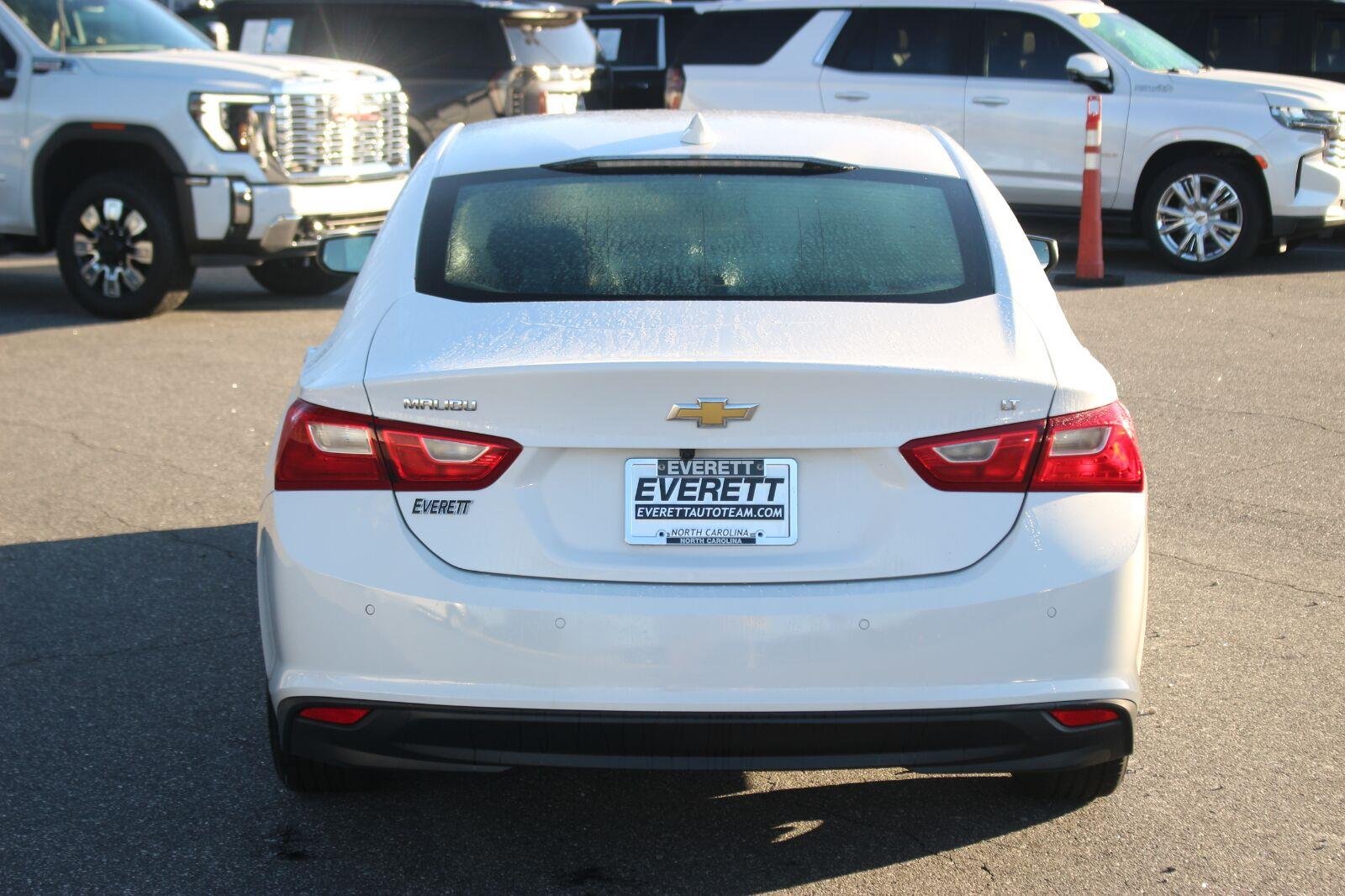 Used 2024 Summit White Chevrolet 1LT image 6