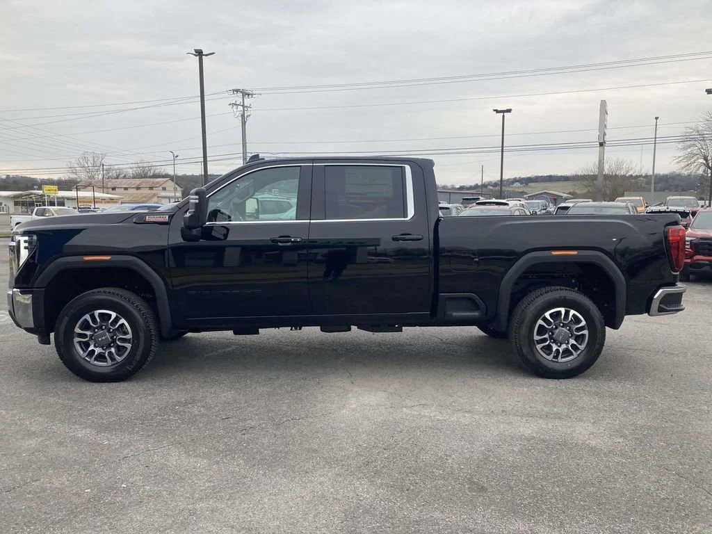 New 2026 Onyx Black GMC SLE image 7