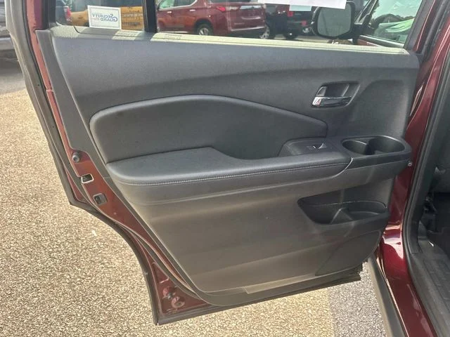 Used 2019  Honda Sport image 16