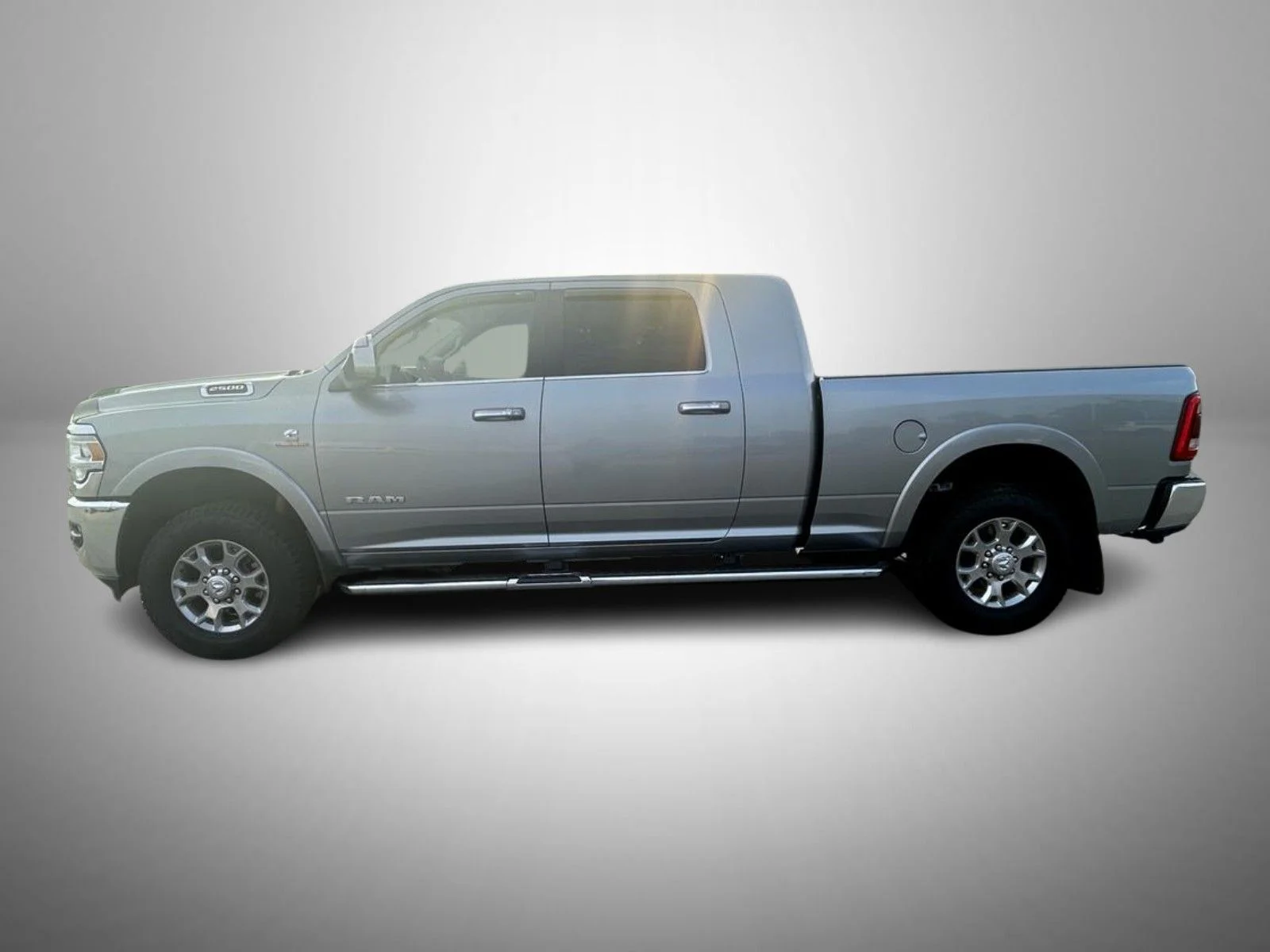 Used 2022 Silver Ram Laramie image 8