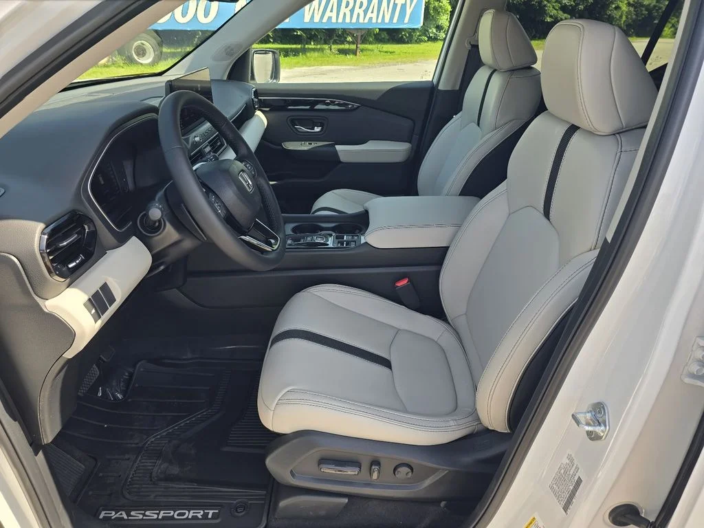 New 2026 Platinum White Pearl Honda RTL image 12