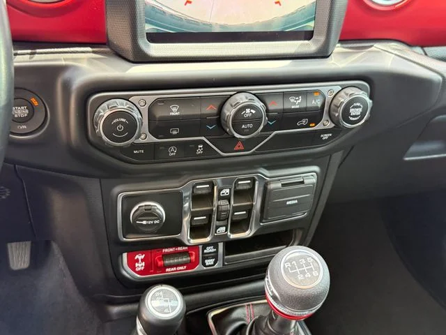 Used 2022 Red Clearcoat Jeep Unlimited Rubicon image 18