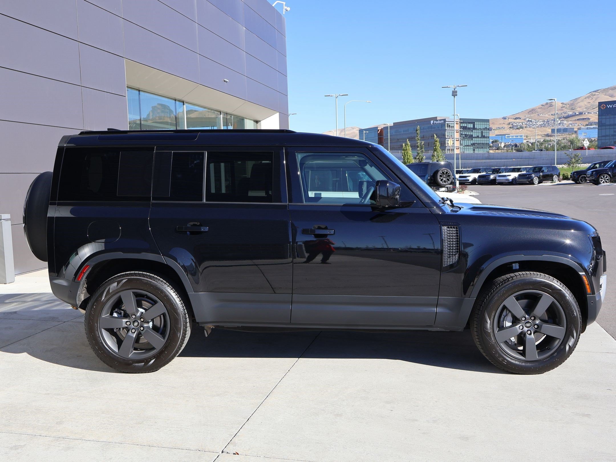 Used 2025 Santorini Black Metallic Land Rover 110 P300 S image 4