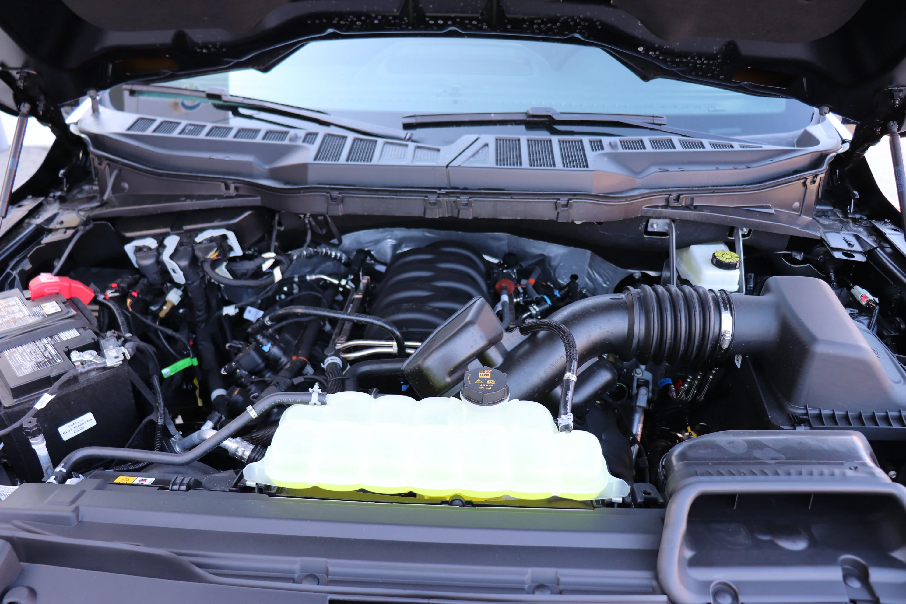 New 2026 AGATE BLACK METALLIC Ford XLT image 8