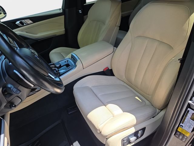 Used 2021 Black BMW xDrive40i image 19