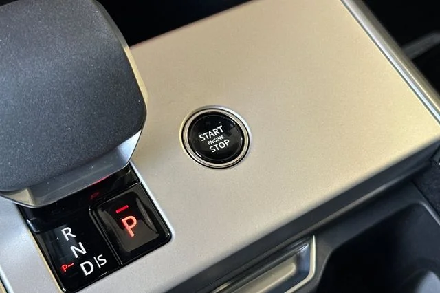 New 2026 Fuji White Land Rover SE image 21