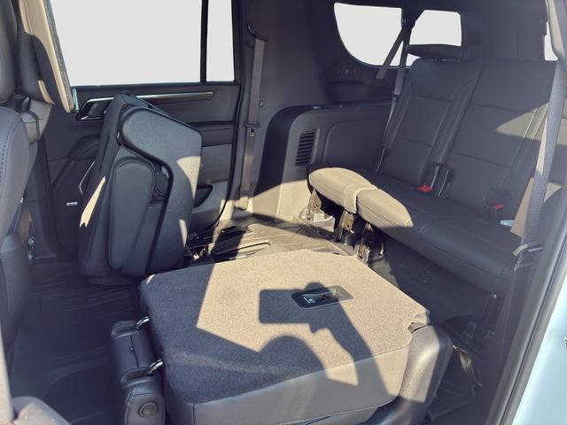 2026 Chevrolet Suburban Z71 - Photo 10