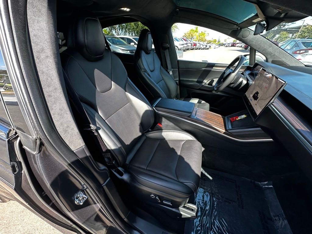 2024 Tesla Model X Long Range - Photo 13