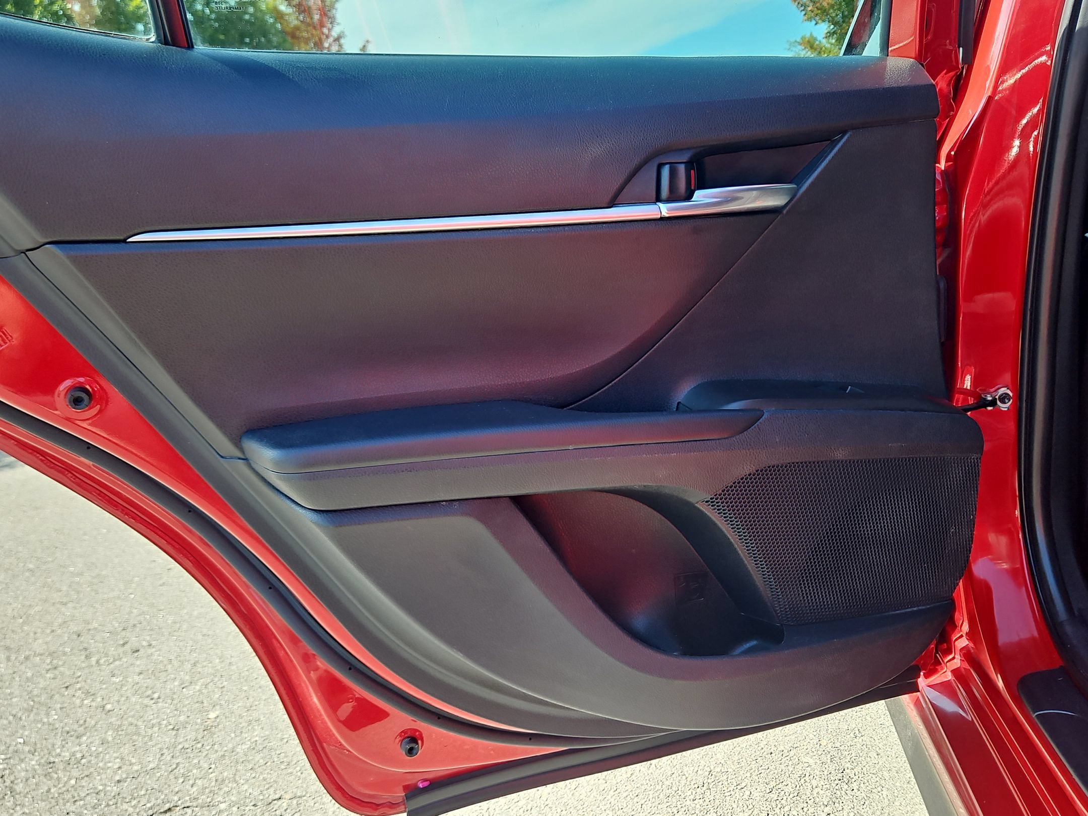 Used 2022 SUPERSONIC RED Toyota SE image 29