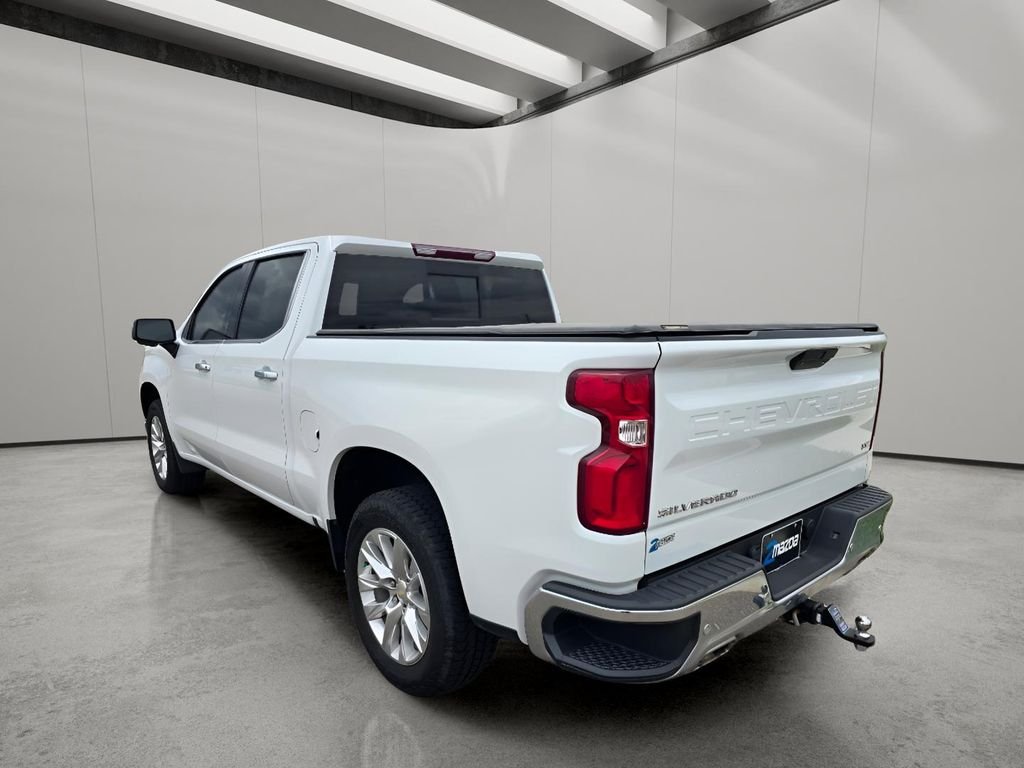 Used 2022 Summit White Chevrolet LTZ image 3
