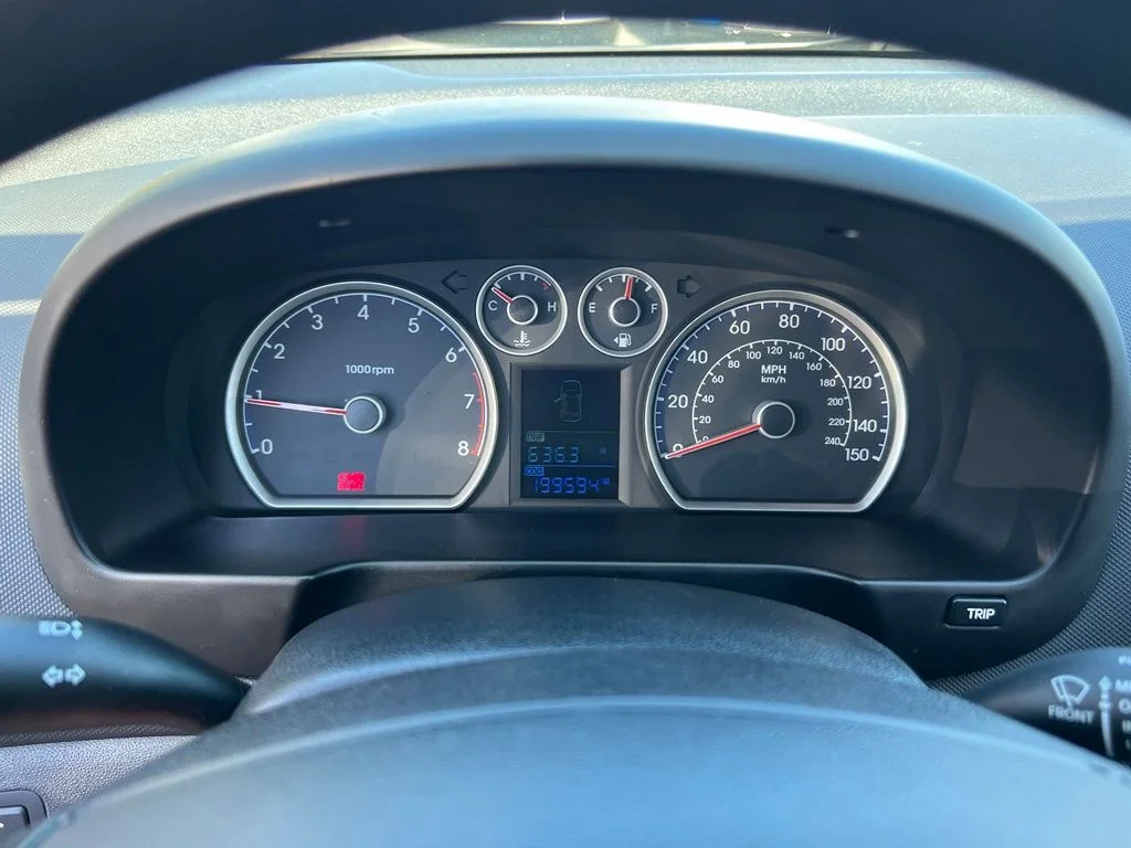 Used 2010 Polar White Hyundai GLS image 20