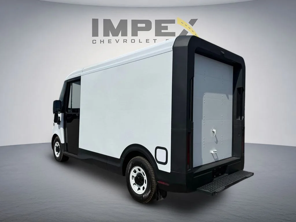 Used 2024 White BrightDrop 240HP image 3