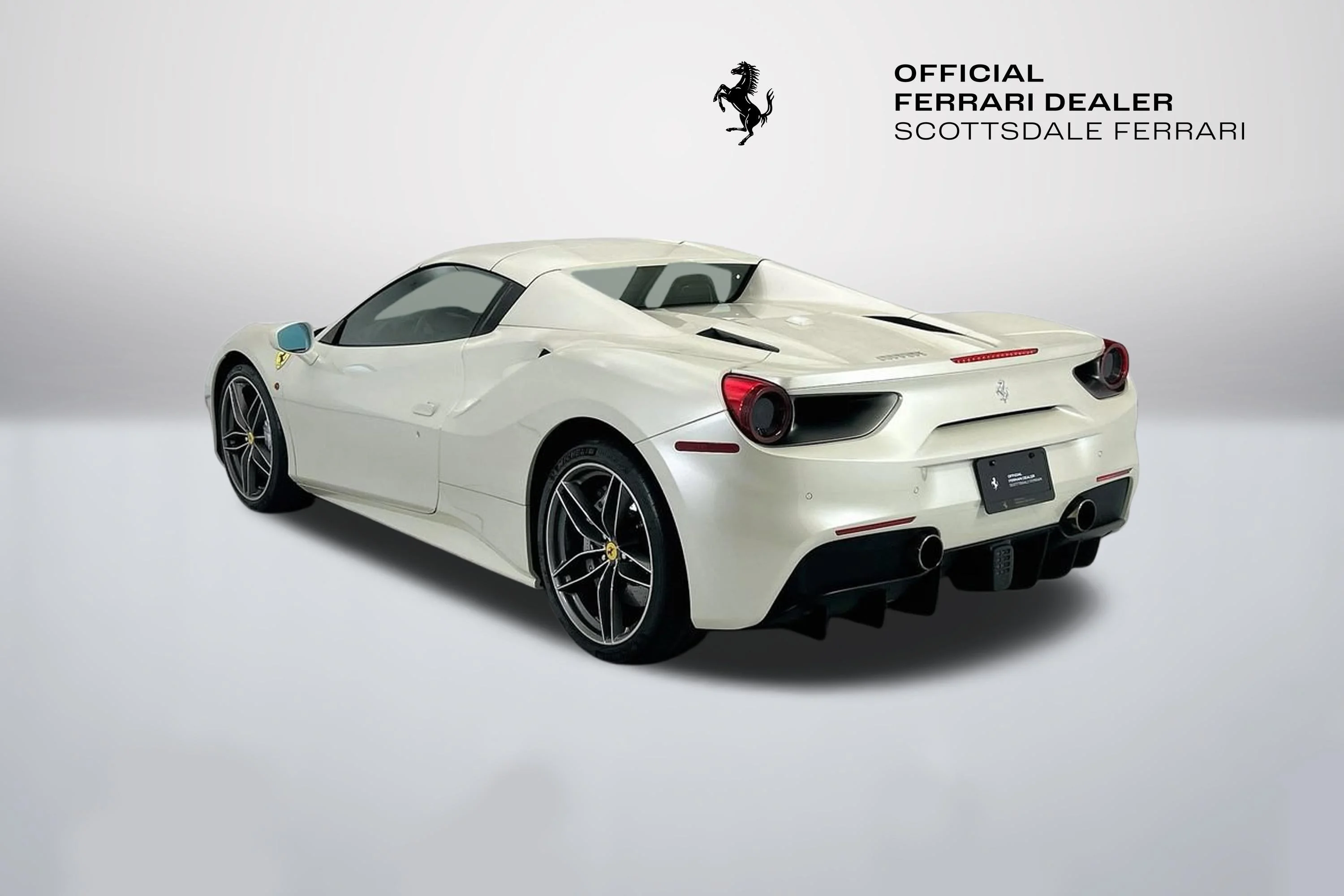 Used 2017 Bianco Fuji Ferrari  image 15