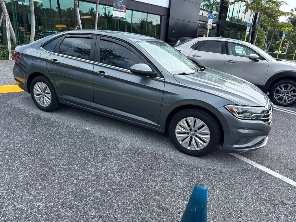 Used 2019 Platinum Gray Metallic Volkswagen 1.4T S image 5