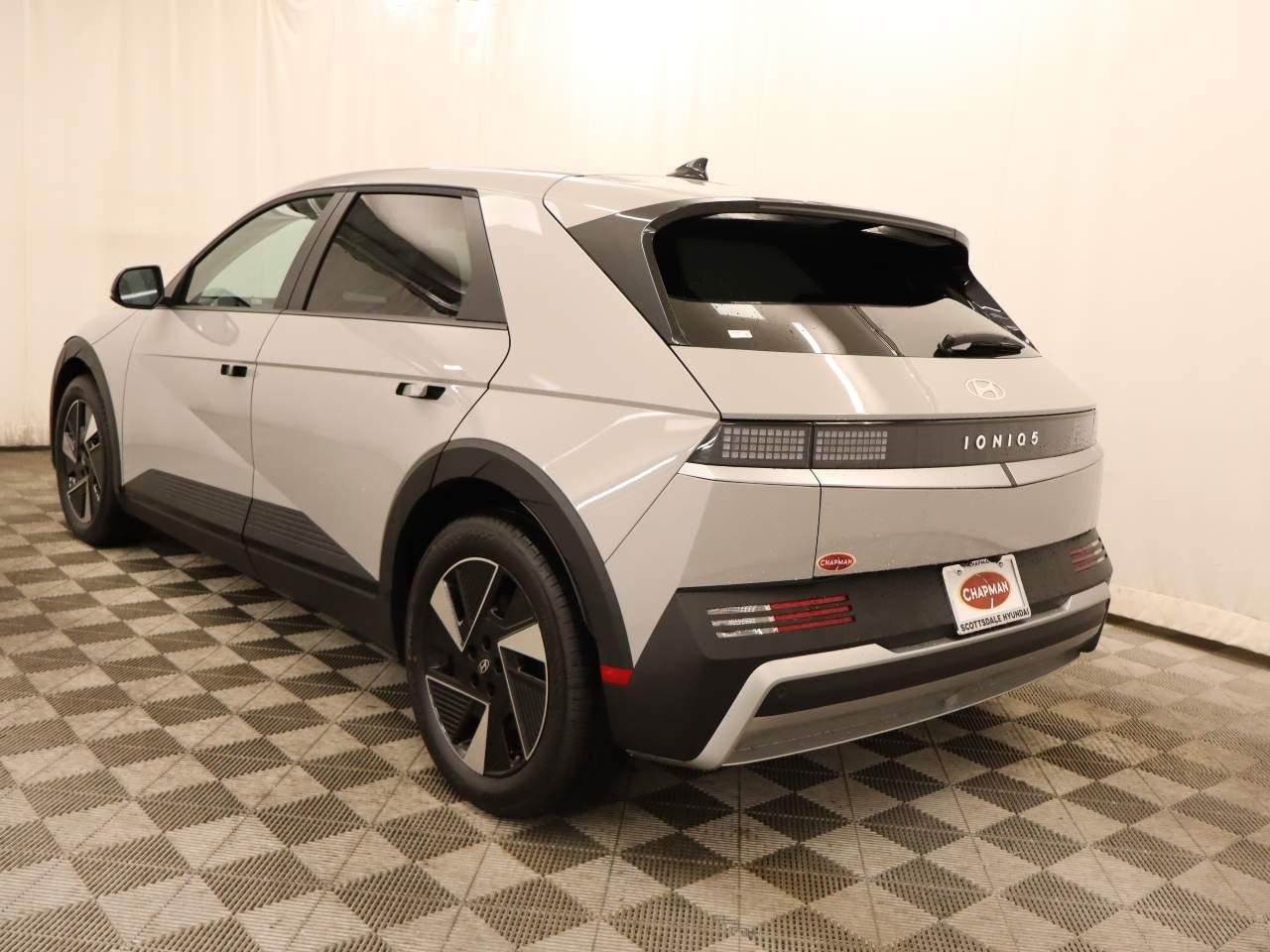 New 2026 Cyber Gray Hyundai SEL image 3