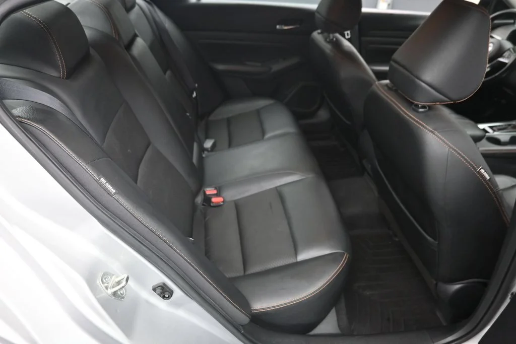 Used 2020 Silver Nissan 2.5 SR image 10