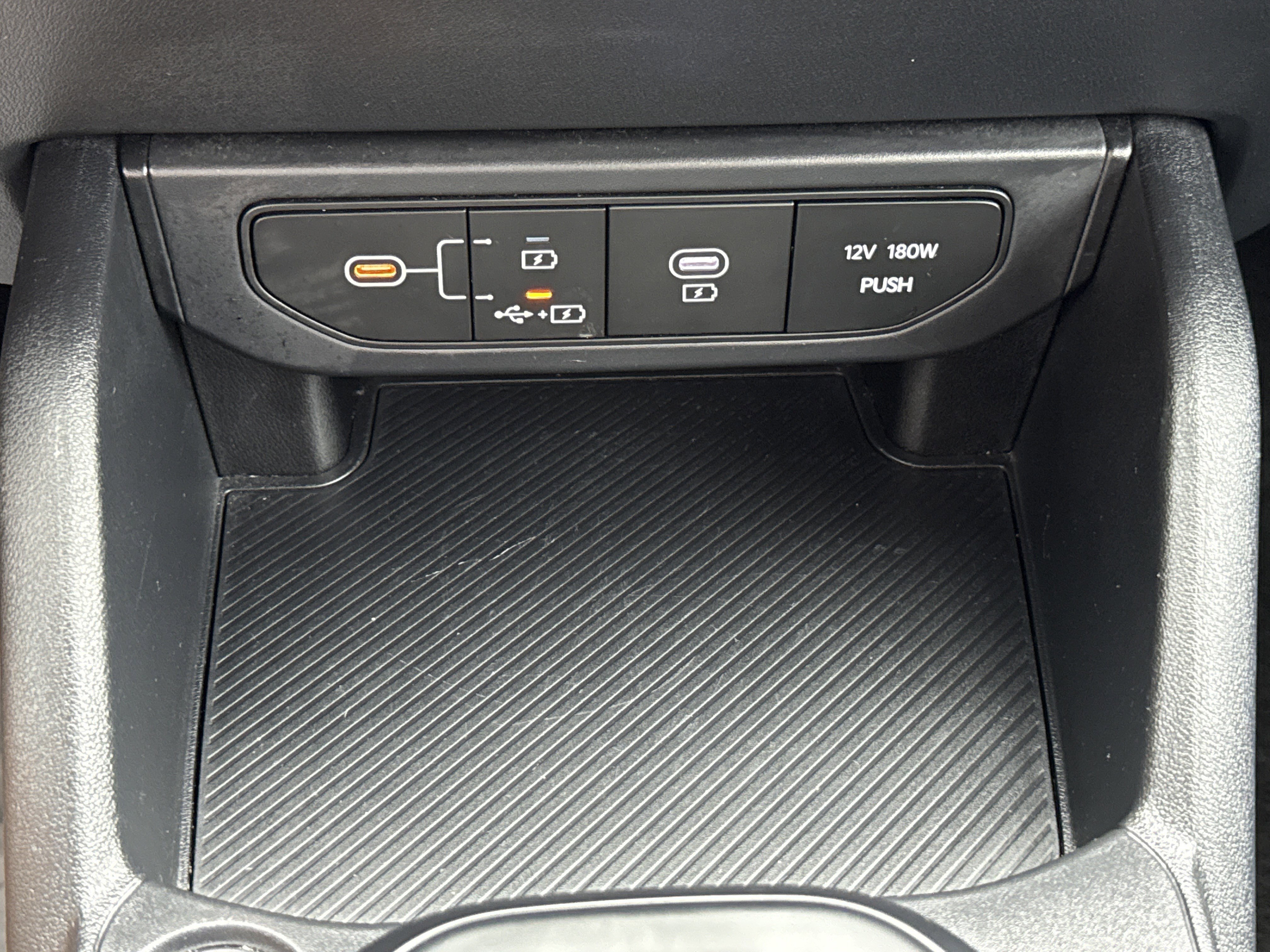 2025 Kia K4 LXS - Photo 26