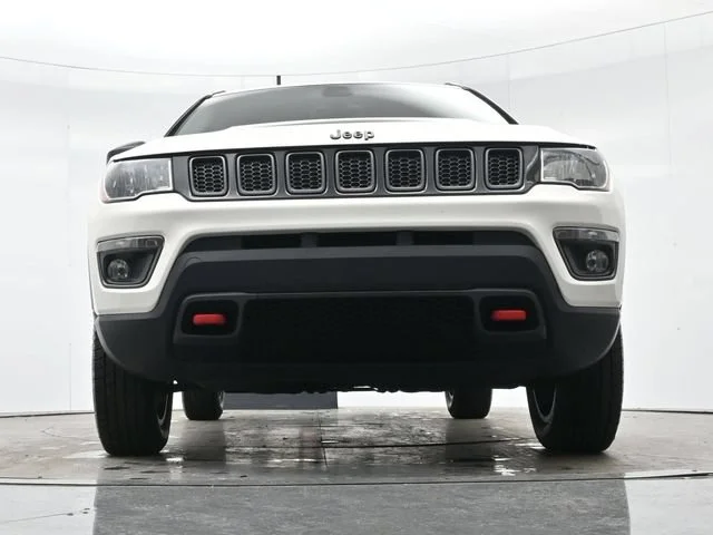 Used 2018 White Clearcoat Jeep Trailhawk image 24