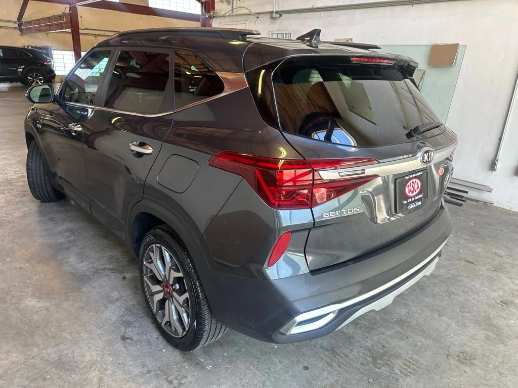 Used 2021 Gray Kia SX image 3