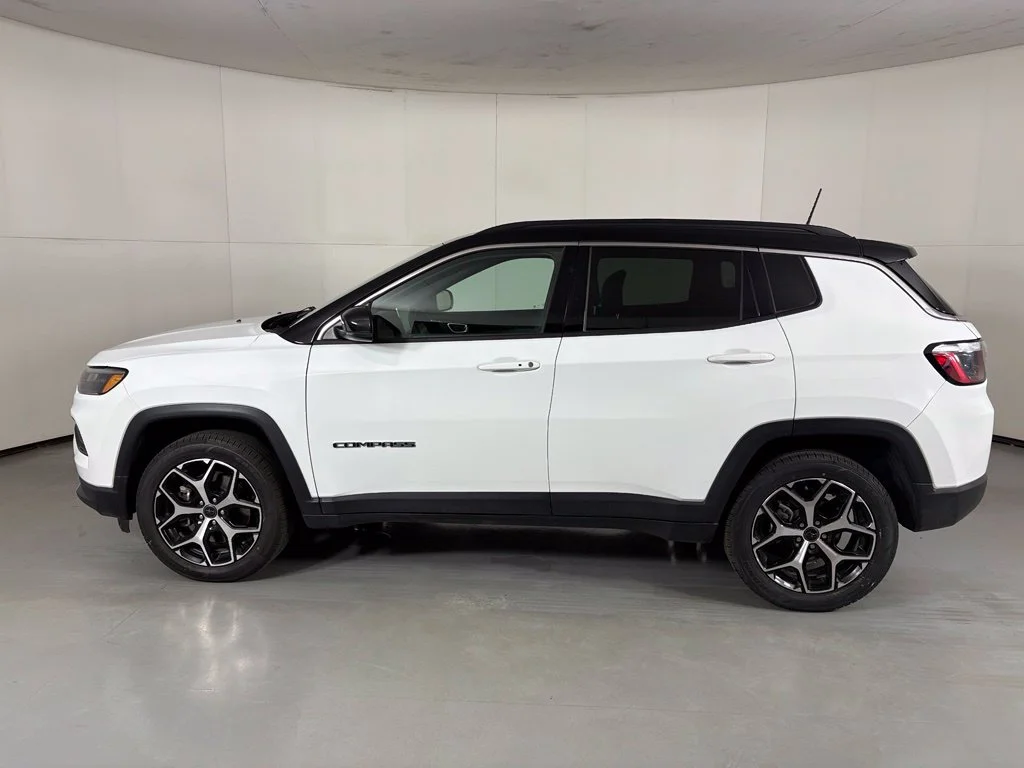 Used 2025 White Jeep Limited image 5