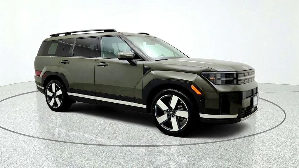 Used 2024 Rockwood Green Hyundai Limited AWD image 3