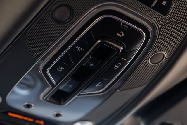 Used 2019 Black Crystal over Cricket Ball Bentley V8 image 31