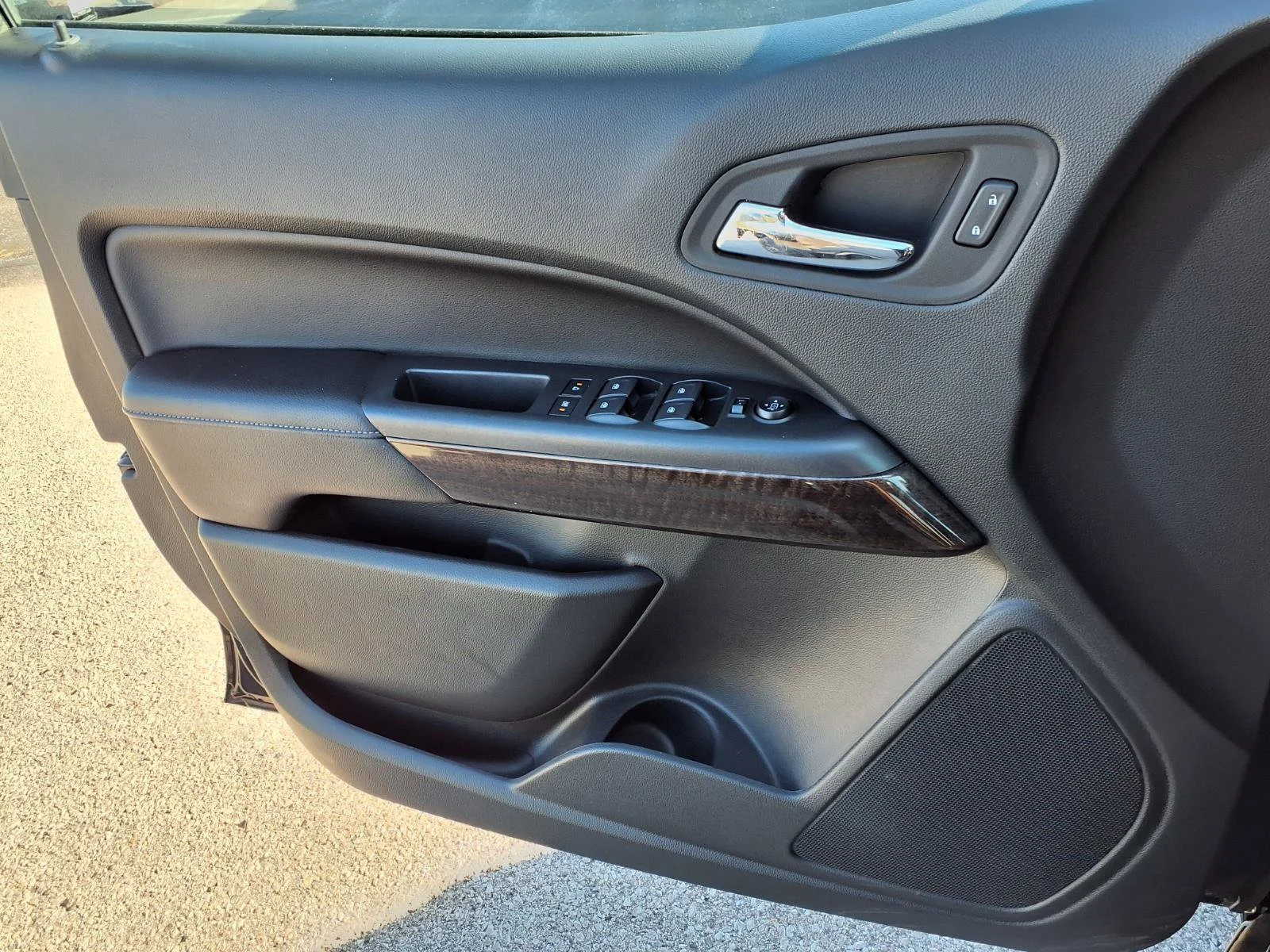 Used 2022 Onyx Black GMC 4WD Elevation image 18