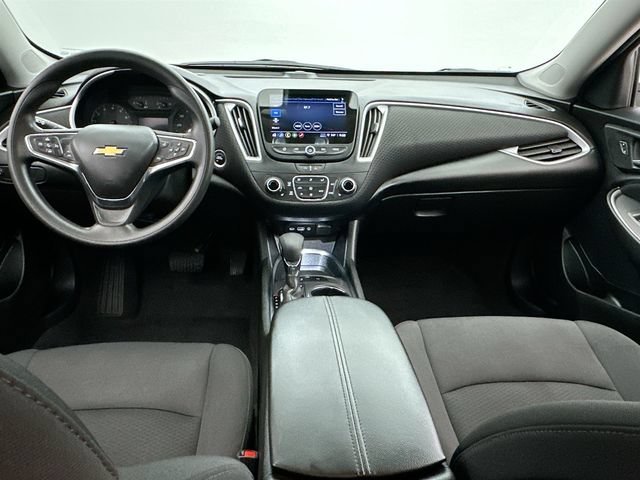 1G1ZD5ST9SF117889