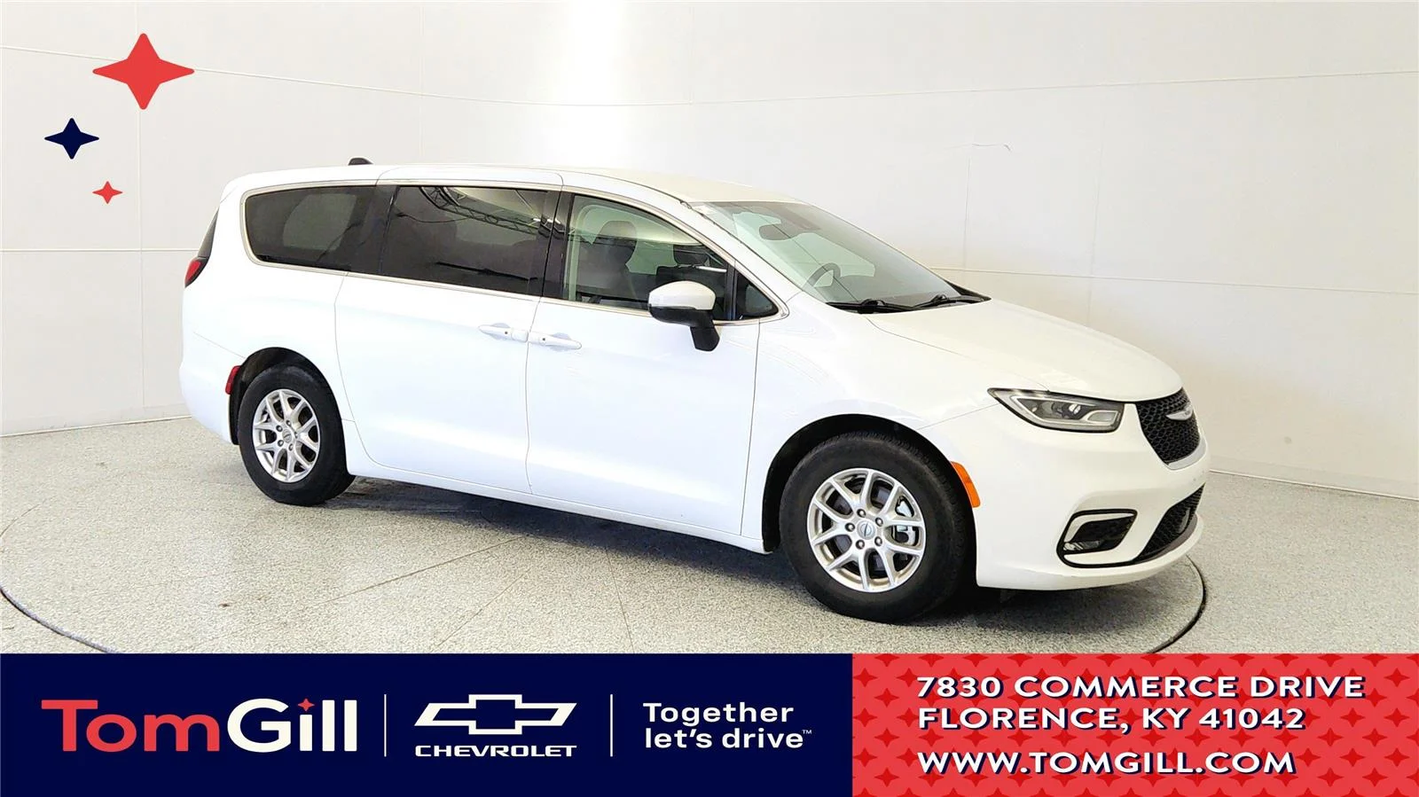 2023 Chrysler Pacifica Touring L's photo
