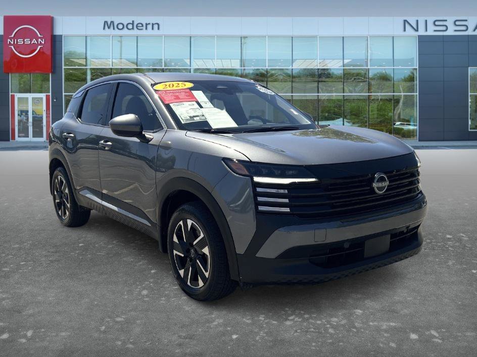 Used 2025 Gun Metallic Nissan SV image 3