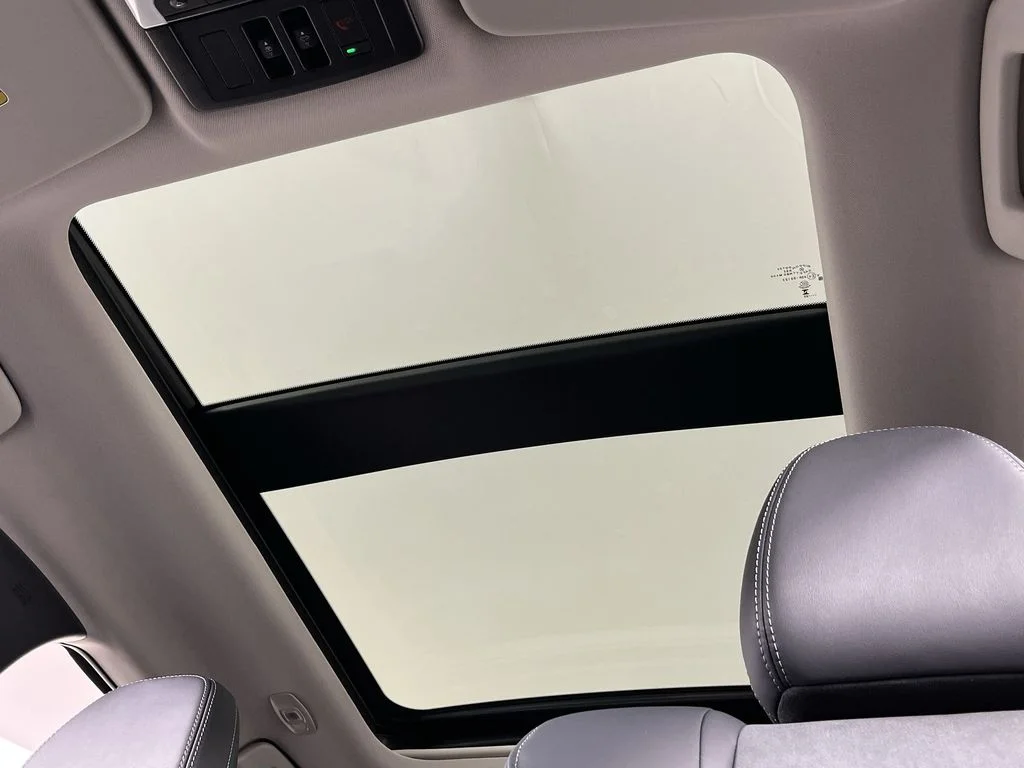 2025 Mitsubishi Outlander Plug-in Hybrid SE - Photo 23