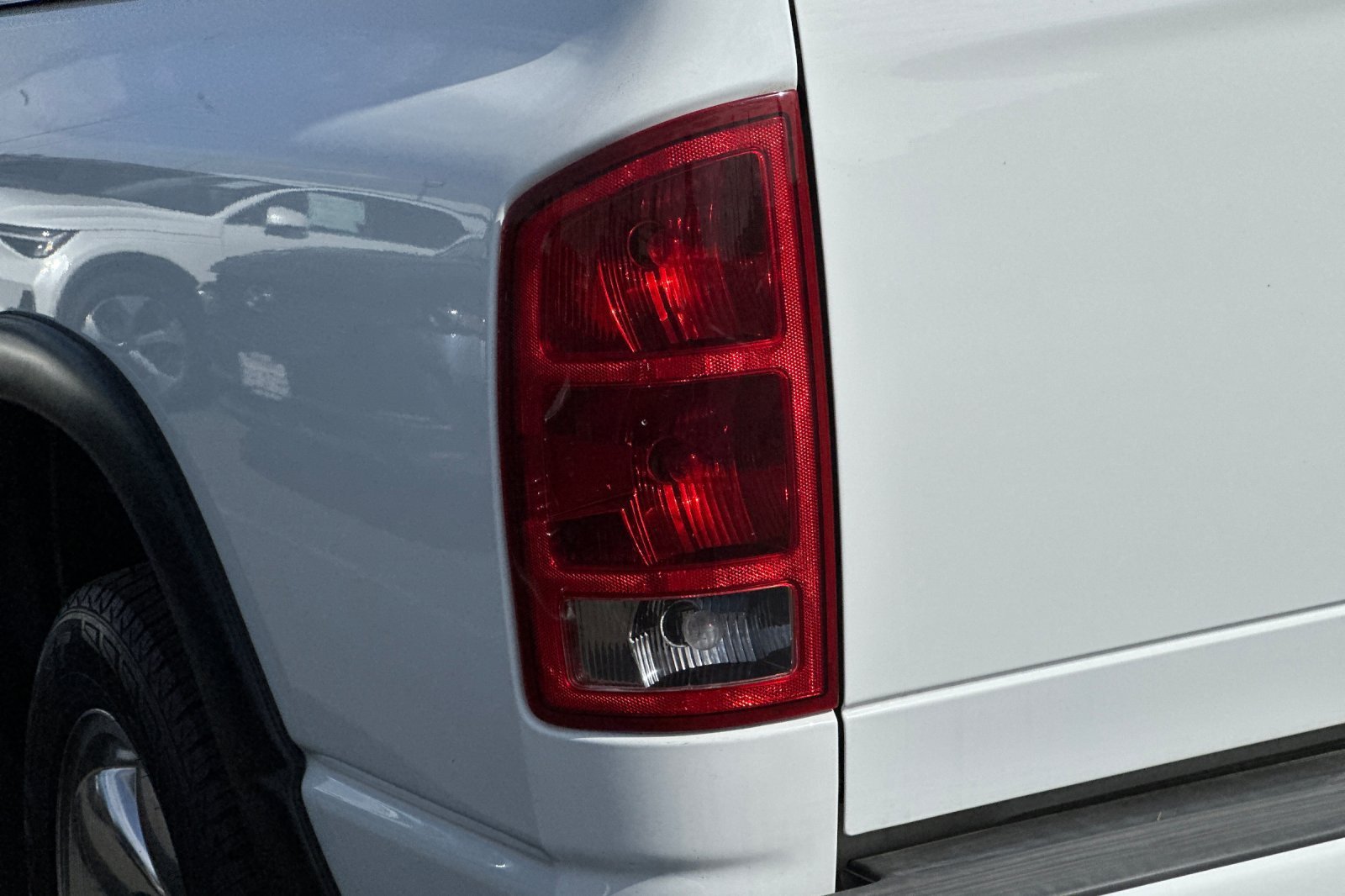 Used 2004 Bright White Dodge SLT image 23