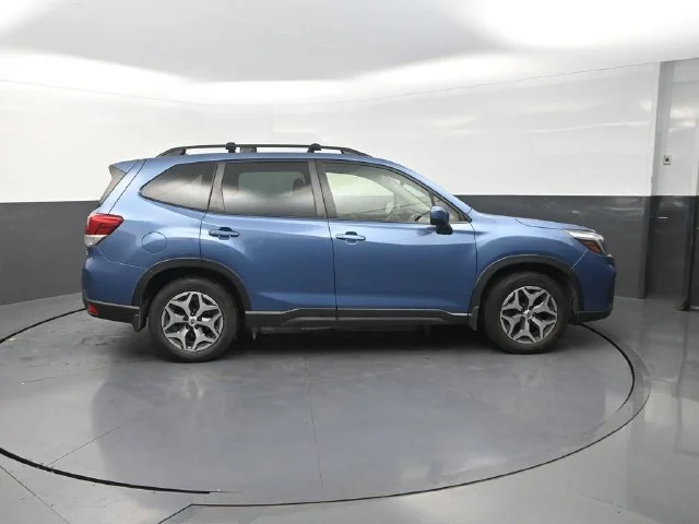 Used 2021 Blue Subaru Premium image 9