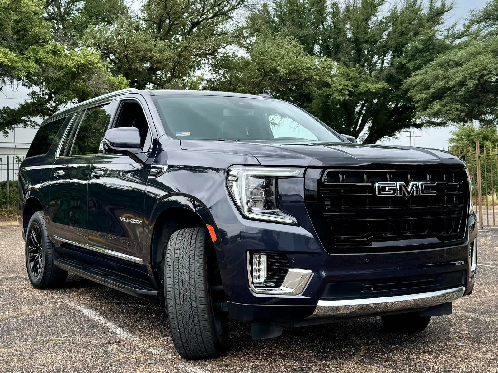 Certified Used 2024 Titanium Rush Metallic GMC SLT image 9