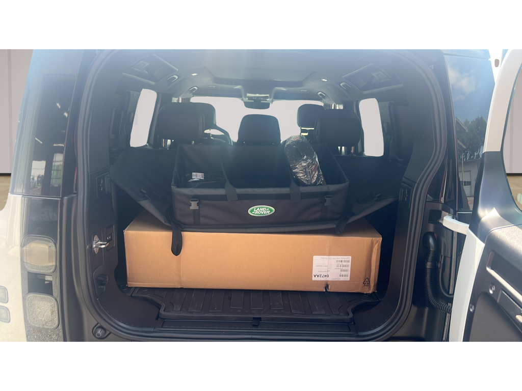 New 2026 White Land Rover V8 image 18