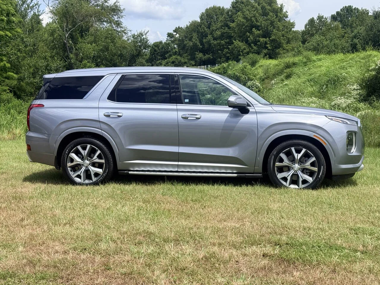Used 2021 Gray Hyundai Limited 4dr SUV image 6