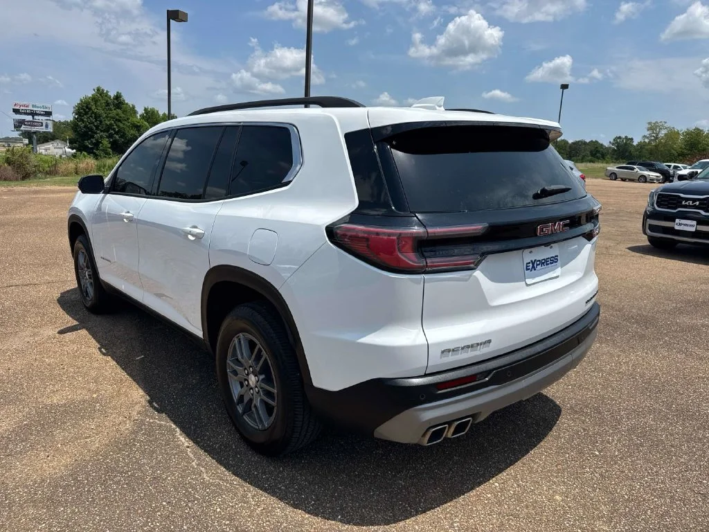 Used 2025 White GMC Elevation image 6