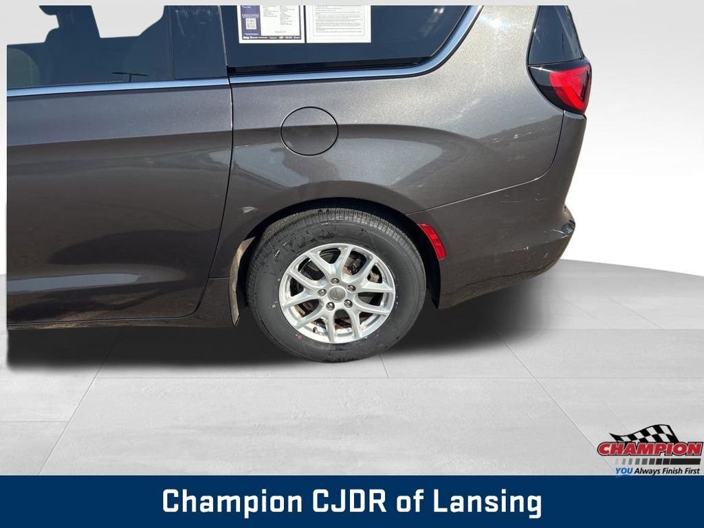 Used 2017 Gray Chrysler Touring image 35