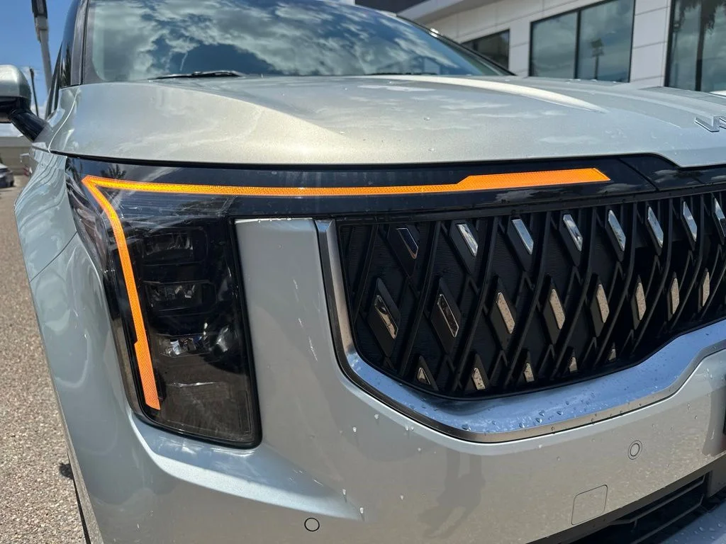 New 2026 White Kia EX image 3