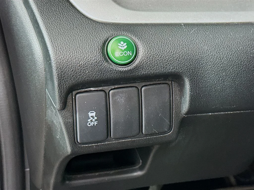 Used 2013  Honda LX image 11
