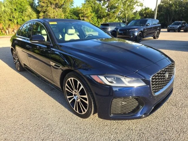 Used 2024 Blue Jaguar R-Dynamic SE image 7